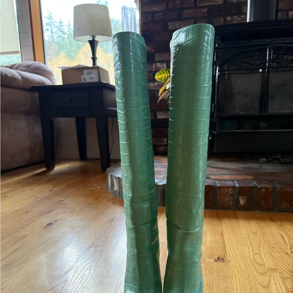 Paris Texas Women's Green Croc-effect Leather Knee-high Boots - Picture 12 of 12
